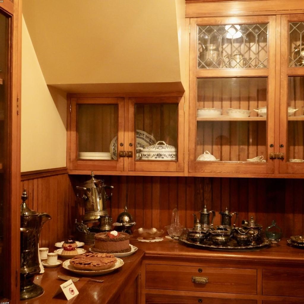 Kitchen Cabinet Set